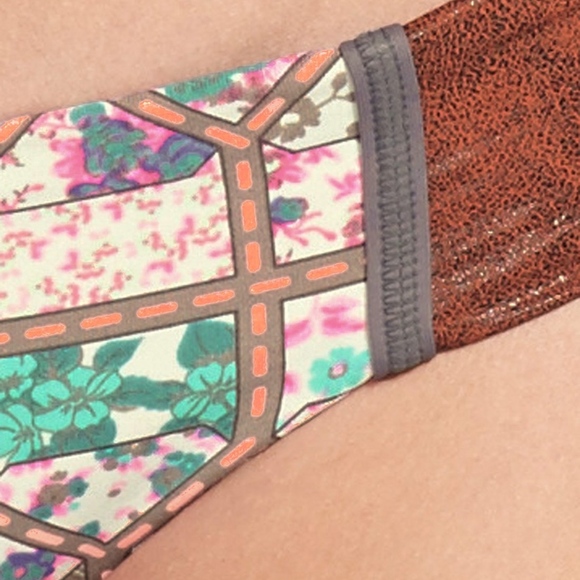 NWT Maaji Smokey‎ Perlino Reversible Bikini Bottom [SZ Small ] - Picture 4 of 5